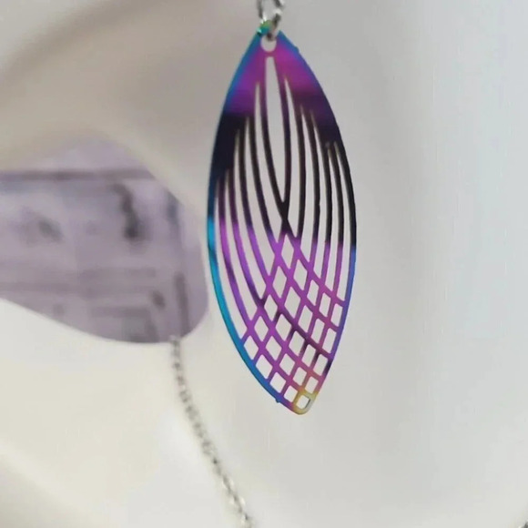 Iridescent Earring and Necklace Set - Picture 5 of 6